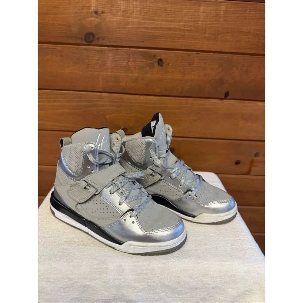 Nike Air Jordan Flight 45 High GS 'Metallic Silver'. 524864-030 Sz 5.5 Youth